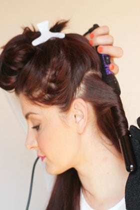 How-To-Use-A-Curling-Wand-2